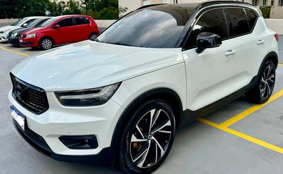 VOLVO XC40 2.0 T5 GASOLINA R-DESIGN AWD GEARTRONIC VOLVO XC40 2.0 T5 GASOLINA R-DESIGN AWD GEARTRONIC